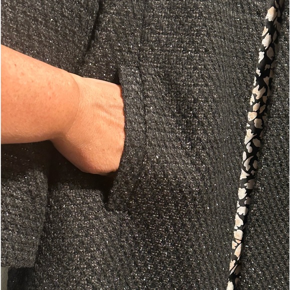 Alfred Dunner Black Over Coat w/Matelic Threading  , Size 16 - Picture 4 of 10